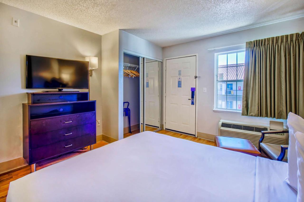 Studio 6-phoenix, Az - Deer Valley